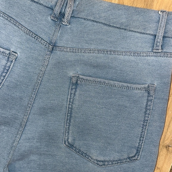 Good American Good Skate Jeanius Sweatpants - Picture 4 of 8